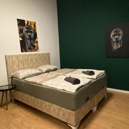 8 Fully Equipped Studio Shared Apt W Terrace Margareten Vienna Exterior photo