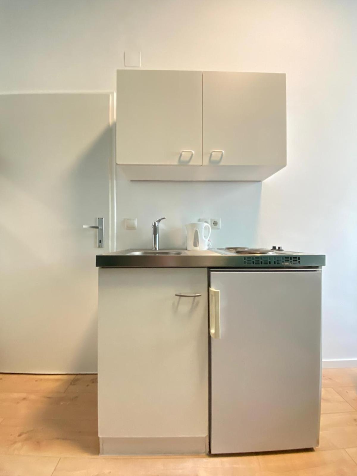8 Fully Equipped Studio Shared Apt W Terrace Margareten Vienna Exterior photo