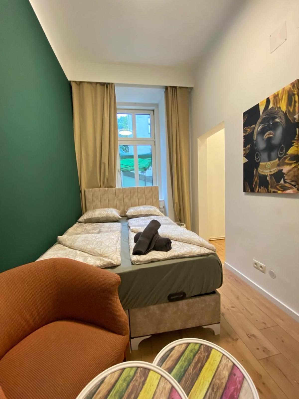 8 Fully Equipped Studio Shared Apt W Terrace Margareten Vienna Exterior photo