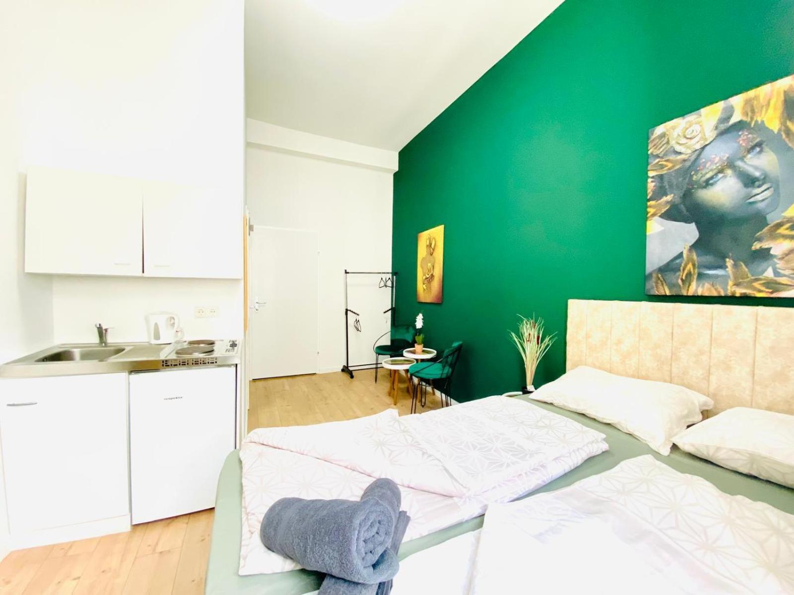8 Fully Equipped Studio Shared Apt W Terrace Margareten Vienna Exterior photo