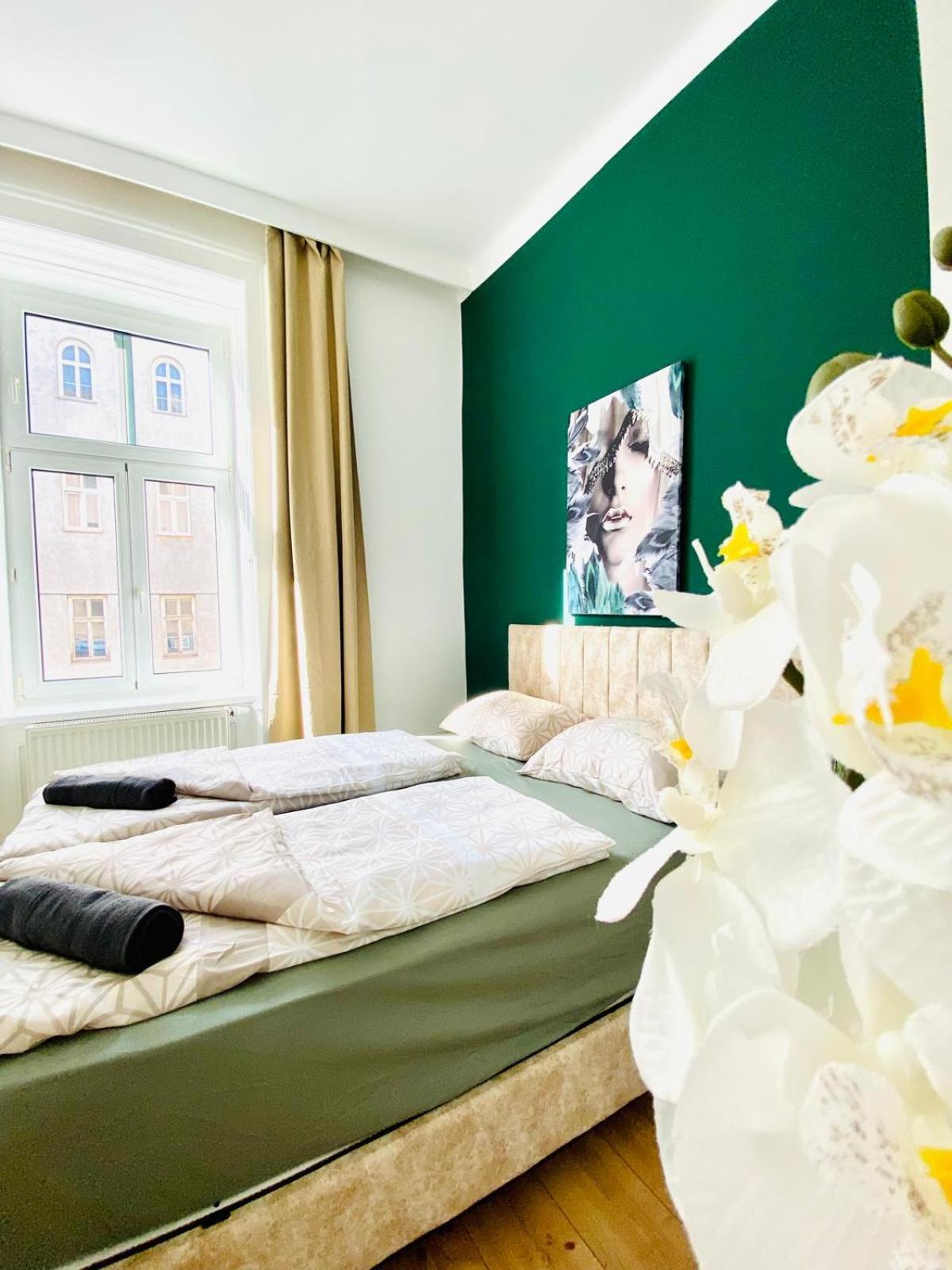 8 Fully Equipped Studio Shared Apt W Terrace Margareten Vienna Exterior photo