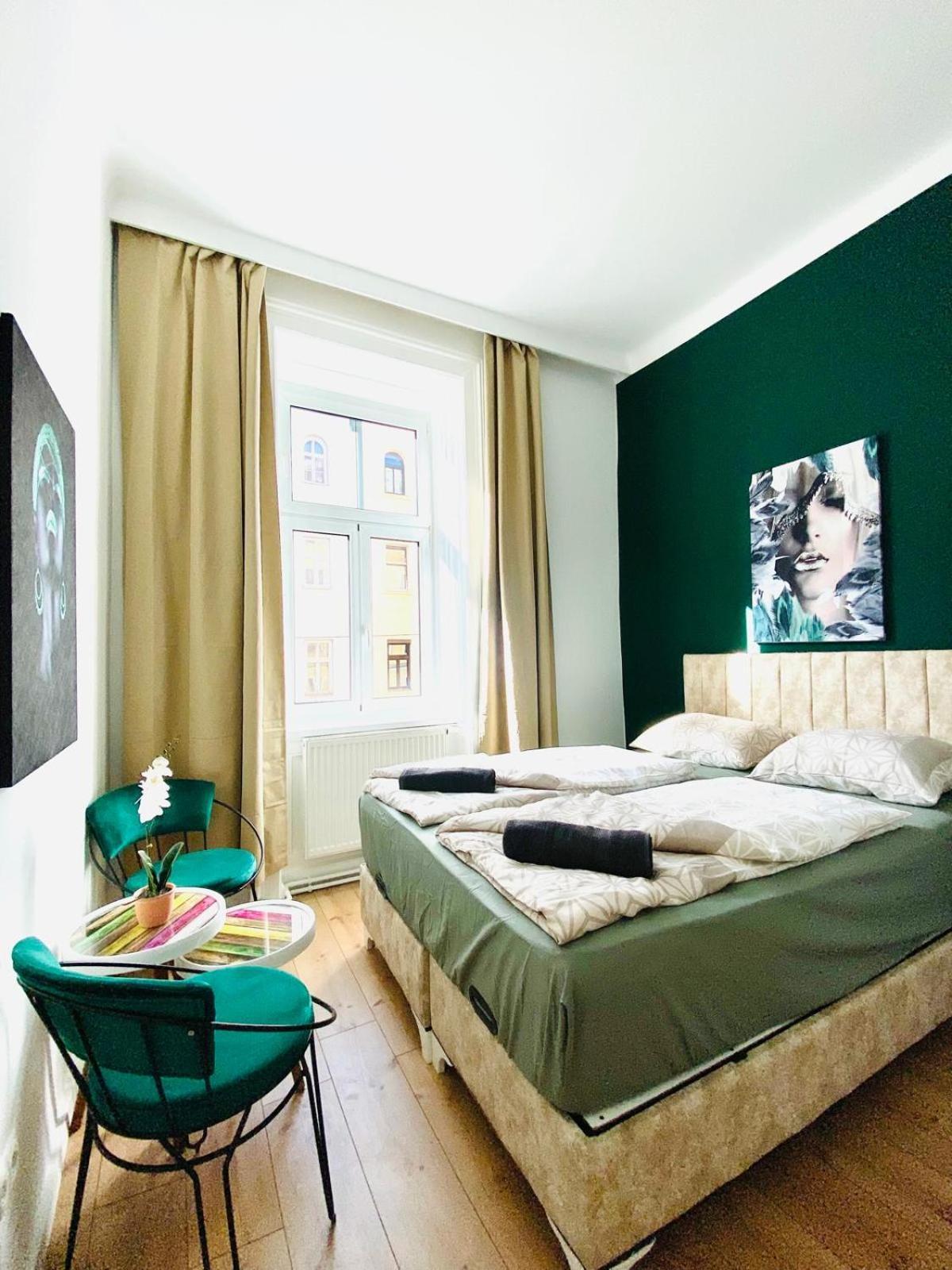 8 Fully Equipped Studio Shared Apt W Terrace Margareten Vienna Exterior photo